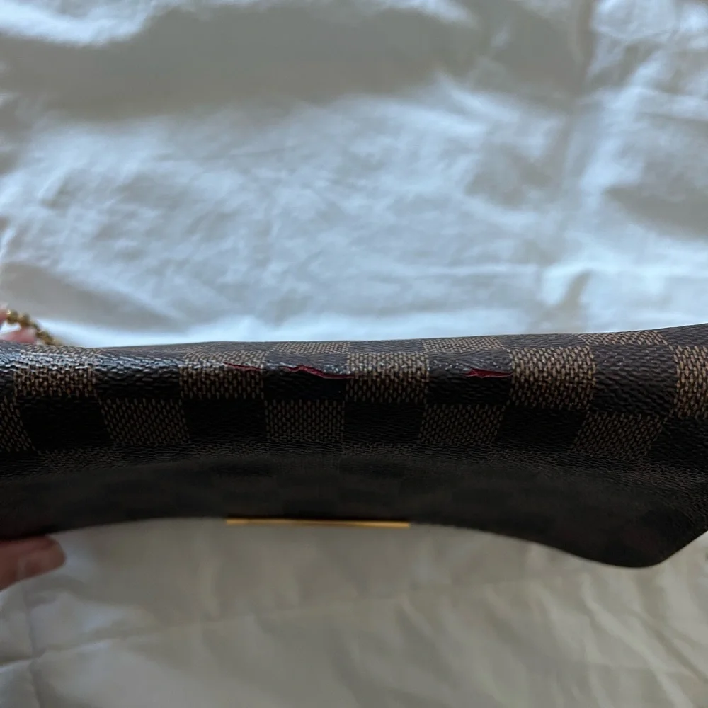 Louis Vuitton Favorite PM Damier Handbag - Picture 6 of 11